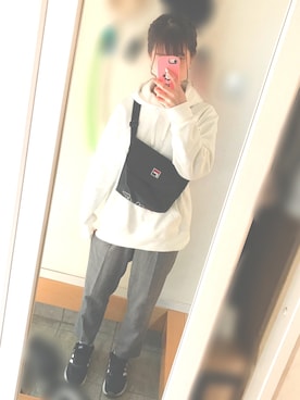 「FILA（フィラ）の∴WEGO/FILA別注ミニフラップショルダーバッグ（ショルダーバッグ、ブラック系）」を使った、kotohaさん（レディース・164cm）の冬コーディネート