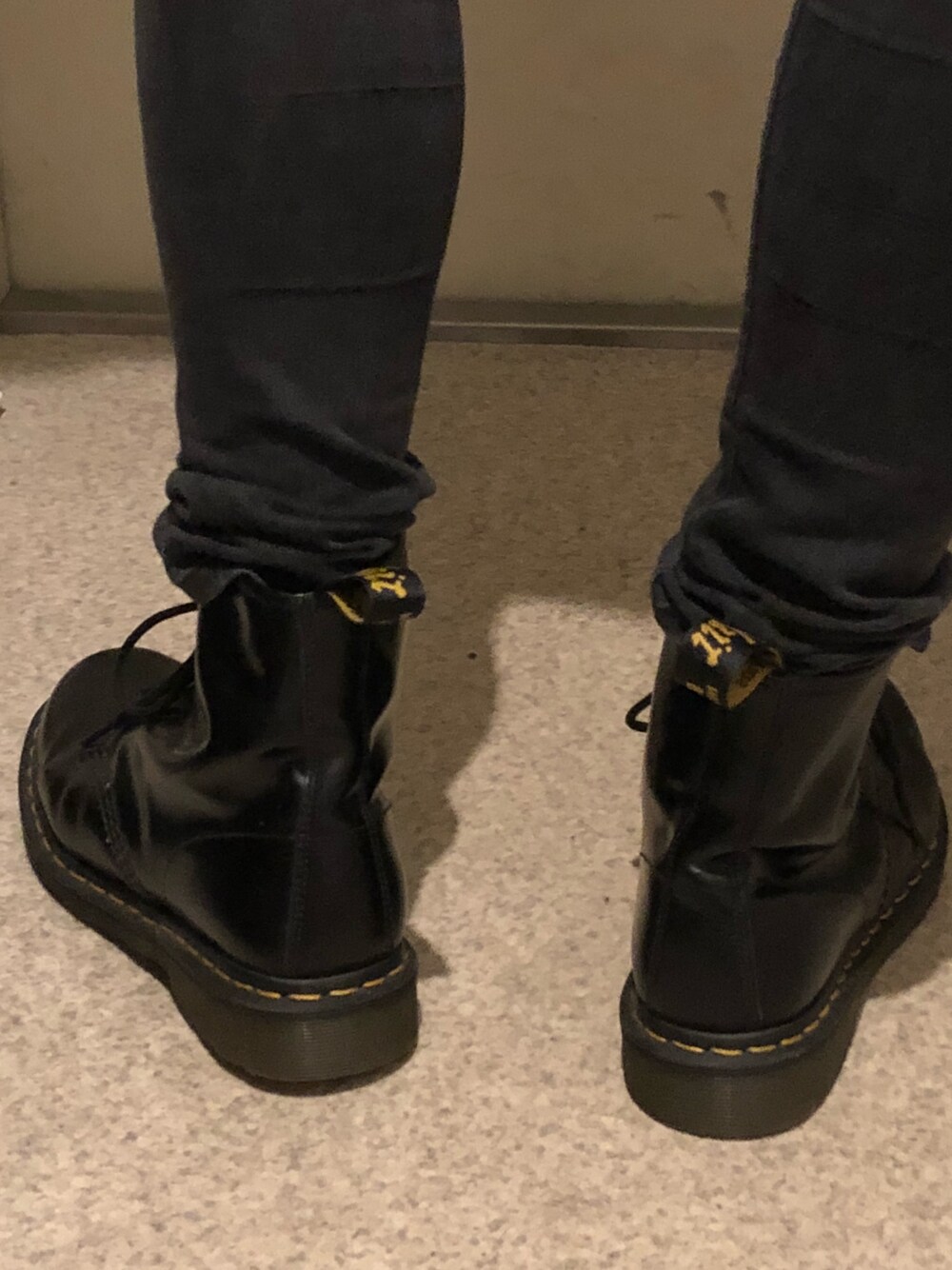 「Dr. MartensのDr.Martens ドクターマーチン 1460Z 8EYE BOOT 8ホールブーツ 11822006 BLACK（ブーツ、ブラック系）」を使った、Yusuke さん（メンズ・170cm）の夏コーディネートの1枚目の写真