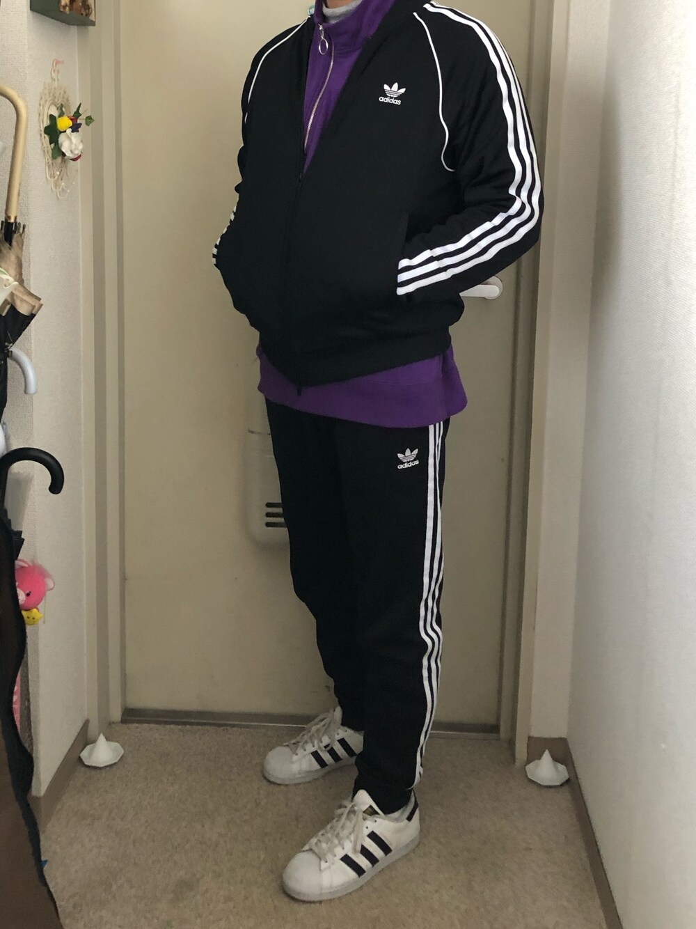 「WEGOのWEGO/ハーフZIPハイネックプルオーバースウェット（スウェット、パープル系）」を使った、Yusuke さん（メンズ・170cm）の春コーディネートの1枚目の写真