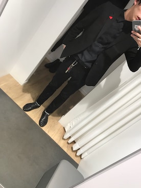 「黒シャツ」｜「アイテム（テーラードジャケット）」を使った、Kosukeさん（メンズ・177cm）の冬コーディネート