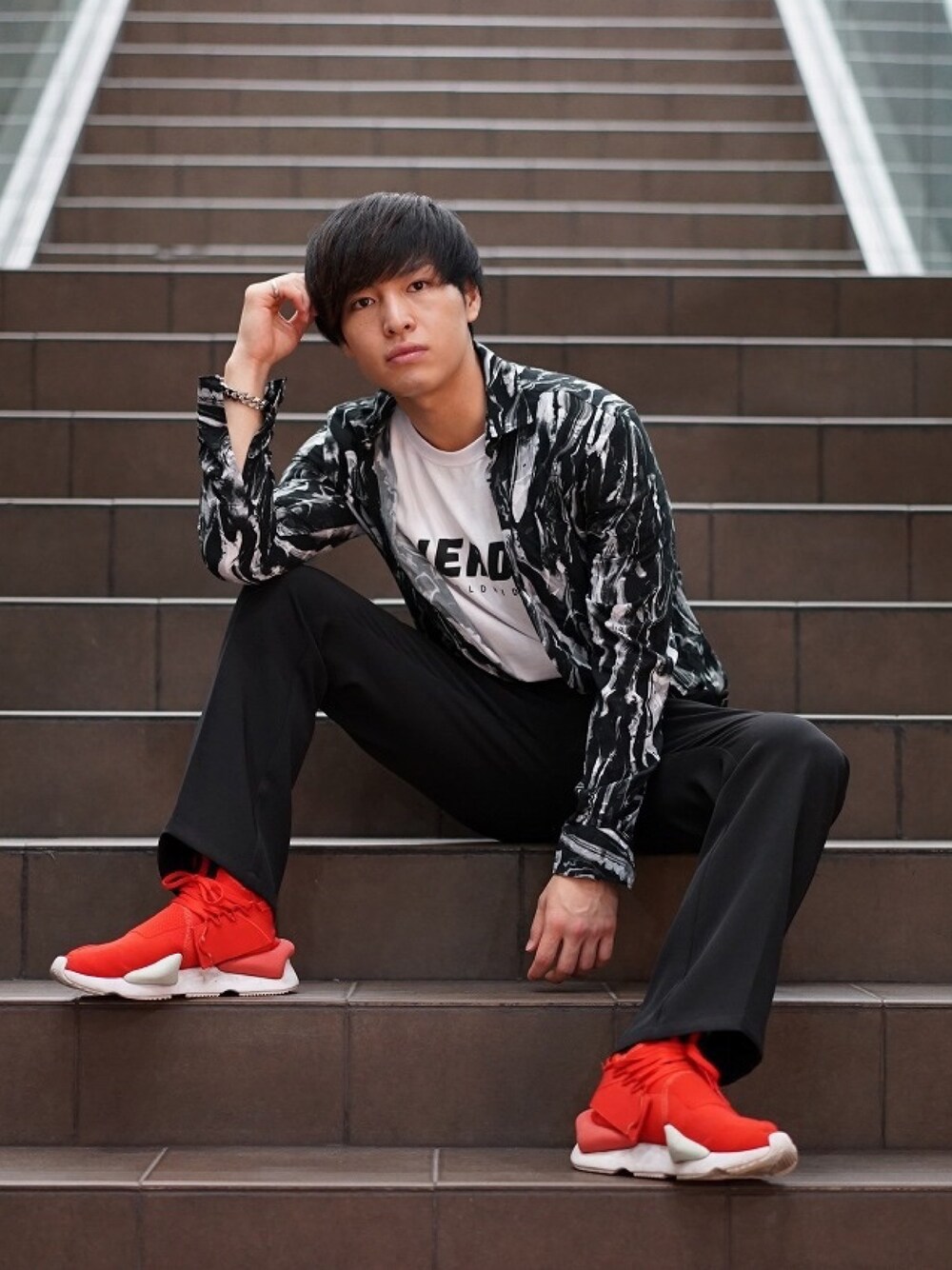 「カジュアルコーデ、シンプル、韓国ファッション、ワイドパンツ、お洒落さんとつながりたい」｜「NERDYのアイテム（トップス、ホワイト系）」を使った、ゆうすけさん（メンズ・167cm）の夏コーディネートの1枚目の写真