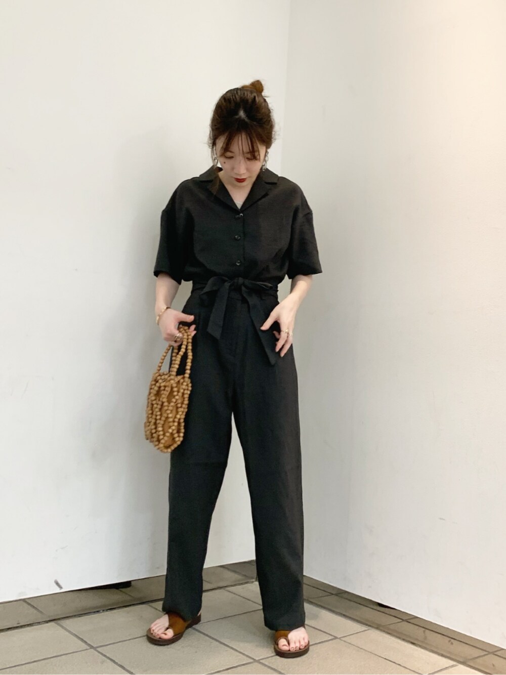 「オトナカジュアル、シンプル、楽チンコーデ、休日スタイル、プチプラ、オールインワン、ラフコーデ、ブラック、夏コーデ、ootd」｜「LOWRYS FARMのアイテム（つなぎ/オールインワン、ブラック系）」を使った、hanazoさん（レディース・158cm）の夏コーディネートの1枚目の写真