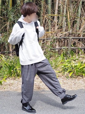 「カフスイージーパンツ」｜「アイテム（その他）」を使った、じいさん（メンズ・172cm）の春コーディネート