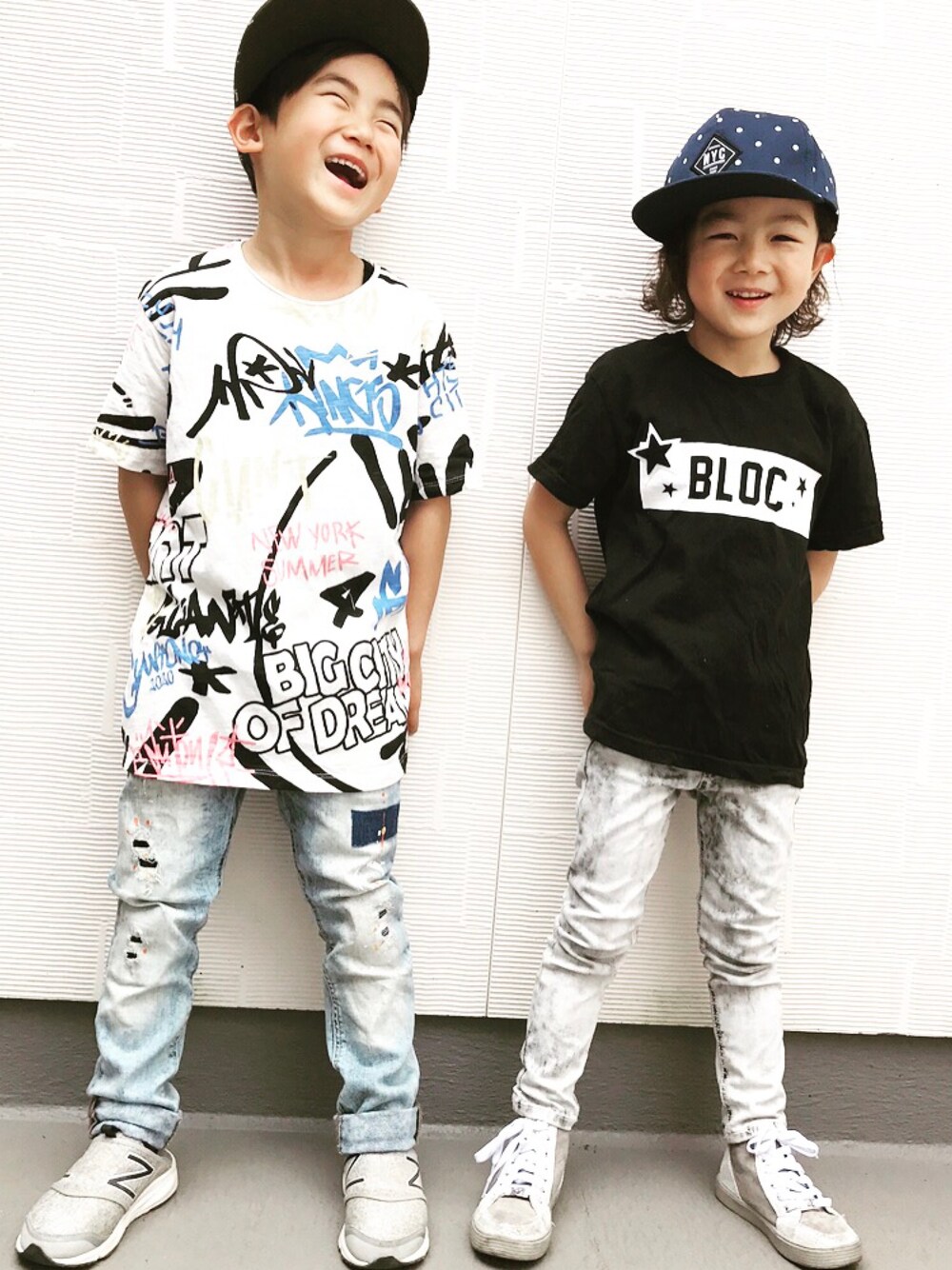 「カジュアルコーデ、キッズファッション、ＧＷ、デニム、キャップ、夏コーデ、きょうだい」｜「ZARA KIDSのアイテム（Tシャツ/カットソー、ホワイト系）」を使った、2Rmamaさん（キッズ・110cm）の春コーディネートの1枚目の写真