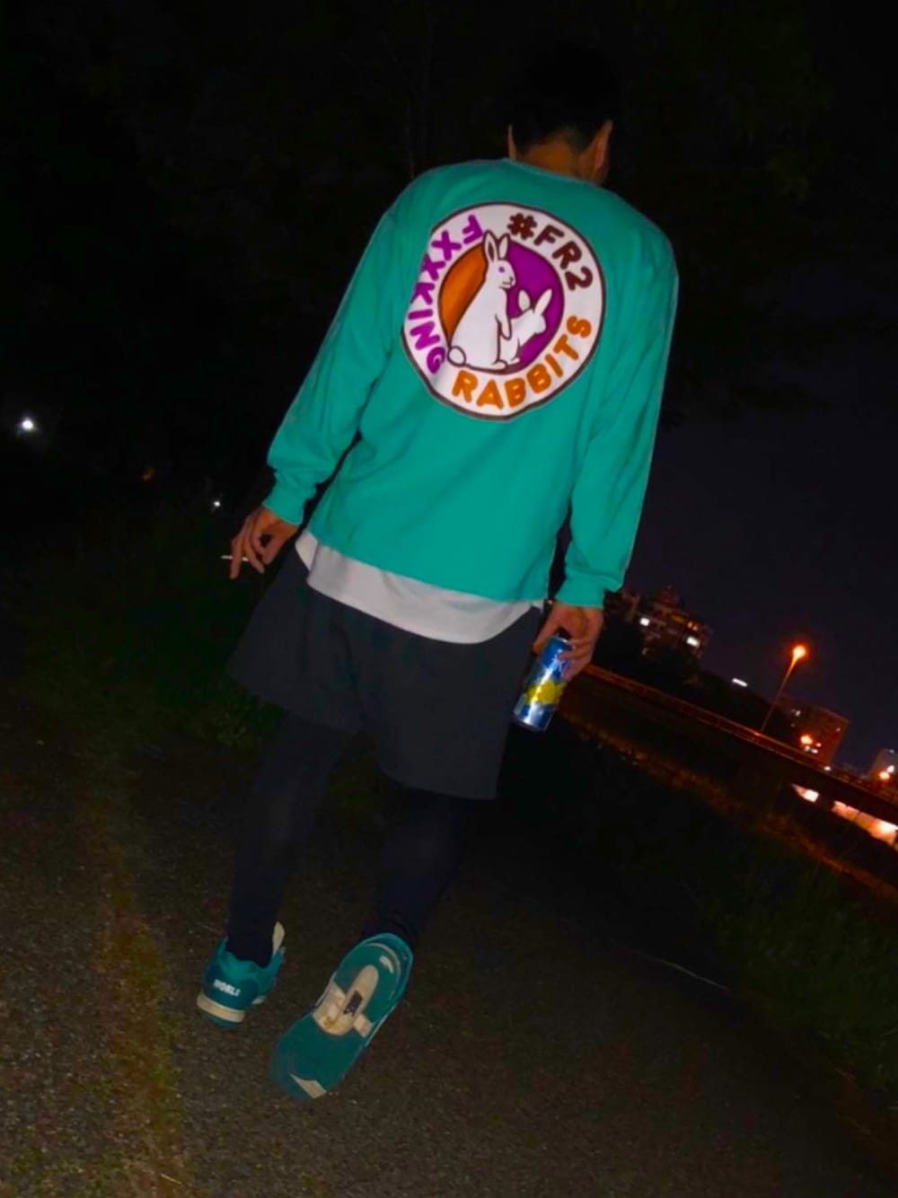 「FR2、FR2月桃、ESSENTIALS、NIKE、supreme、氷結レモン、夏コーデ、大人カジュアル、おしゃれさんと繋がりたい、カジュアルコーデ」｜「FR2のアイテム（Tシャツ/カットソー、グリーン系）」を使った、しんさん（メンズ・179cm）の夏コーディネートの1枚目の写真