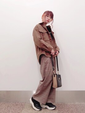 「ブラウン×ブラック」｜「アイテム（ミリタリージャケット）」を使った、isonさん（レディース・156cm）の秋コーディネート