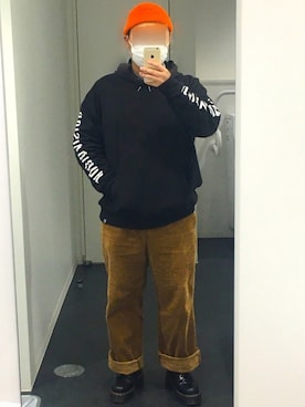 「H&M DIVIDED（エイチアンドエム　ディヴァイデッド）のアイテム（パーカー、ブラック系）」を使った、SHOTAさん（メンズ・170cm）の冬コーディネート