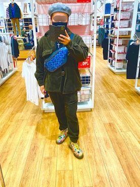 「GU（ジーユー）のアイテム（パンツ、グリーン系）」を使った、SHOTAさん（メンズ・170cm）の冬コーディネート