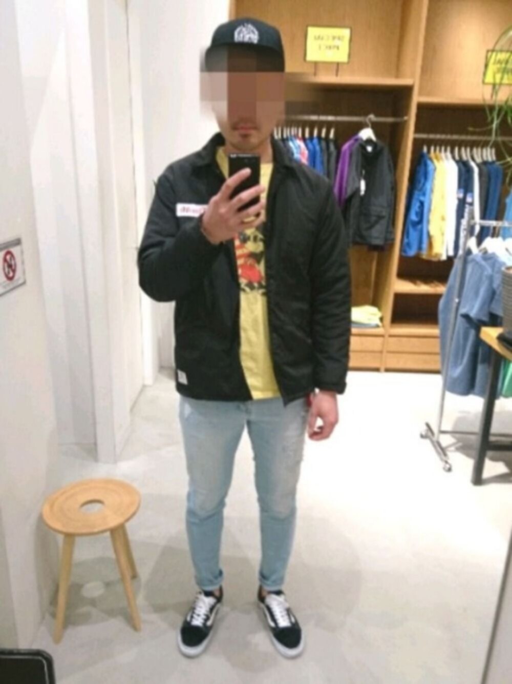 「休日スタイル、ストリート、スケータースタイル、キャップ、ミッキー、コーチジャケット、デニム、イエロー、パステルカラー、VANS」｜「DEPACTUSのアイテム（キャップ、ブラック系）」を使った、⚾BASE⚾(ベース)さん（メンズ・185cm）の春コーディネートの1枚目の写真