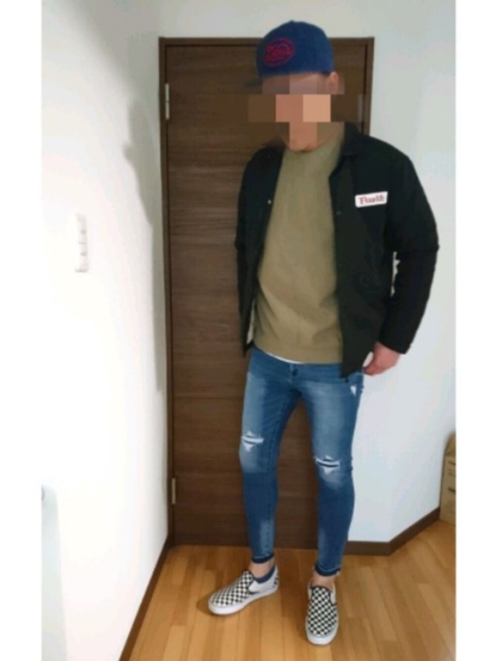 「平成最後のWEARISTAセンバツ、ビッグシルエット、コーチジャケット、ダメージデニムパンツ、チェッカーフラッグ、キャップ、スキニーデニム、ベージュ」｜「DEUSのアイテム（キャップ、ブルー系）」を使った、⚾BASE⚾(ベース)さん（メンズ・185cm）の春コーディネートの1枚目の写真