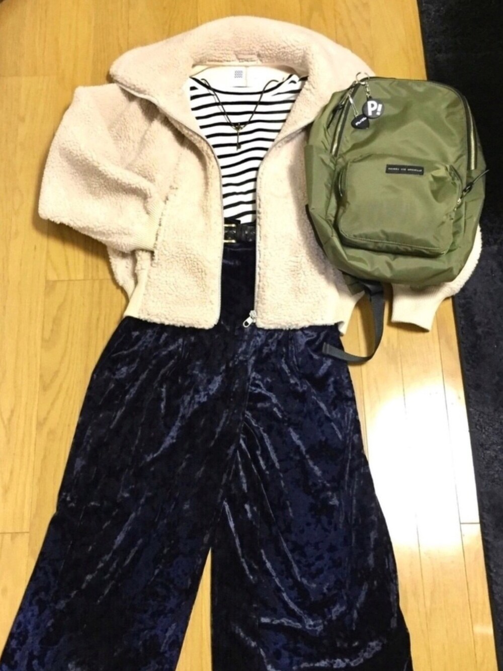 「オトナカジュアル、低身長、ワイドパンツ、シンプルコーデ、プチプラ、UNIQLO」｜「GUのアイテム（パンツ、ブルー系）」を使った、Panda moonさん（レディース・156cm）の秋コーディネートの1枚目の写真