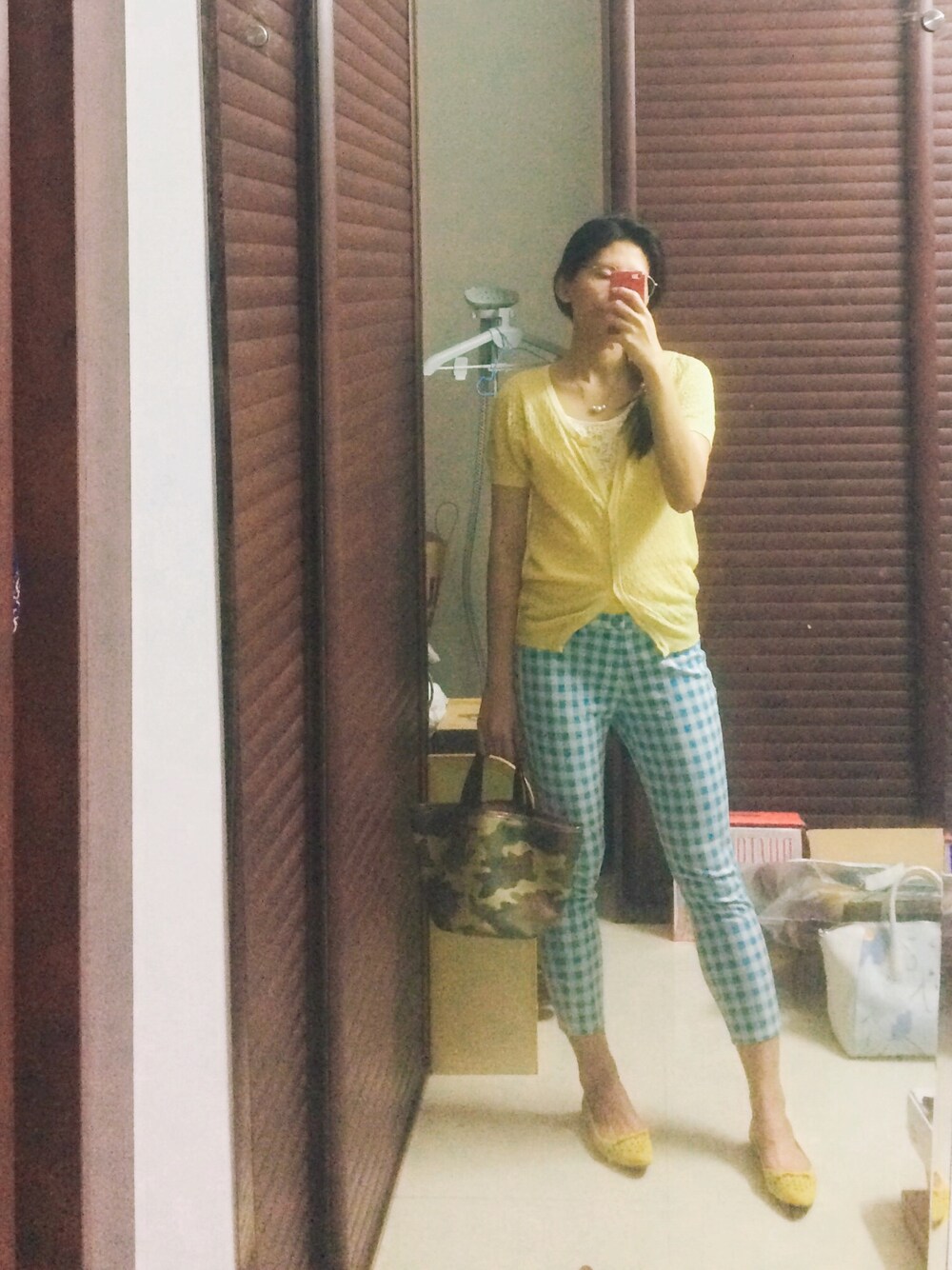 「no brandのアイテム（サンダル、イエロー系）」を使った、然，さん（レディース・165cm）の春コーディネートの1枚目の写真