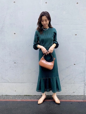 LA MAISON リーフレースペプラムワンピースを使った人気