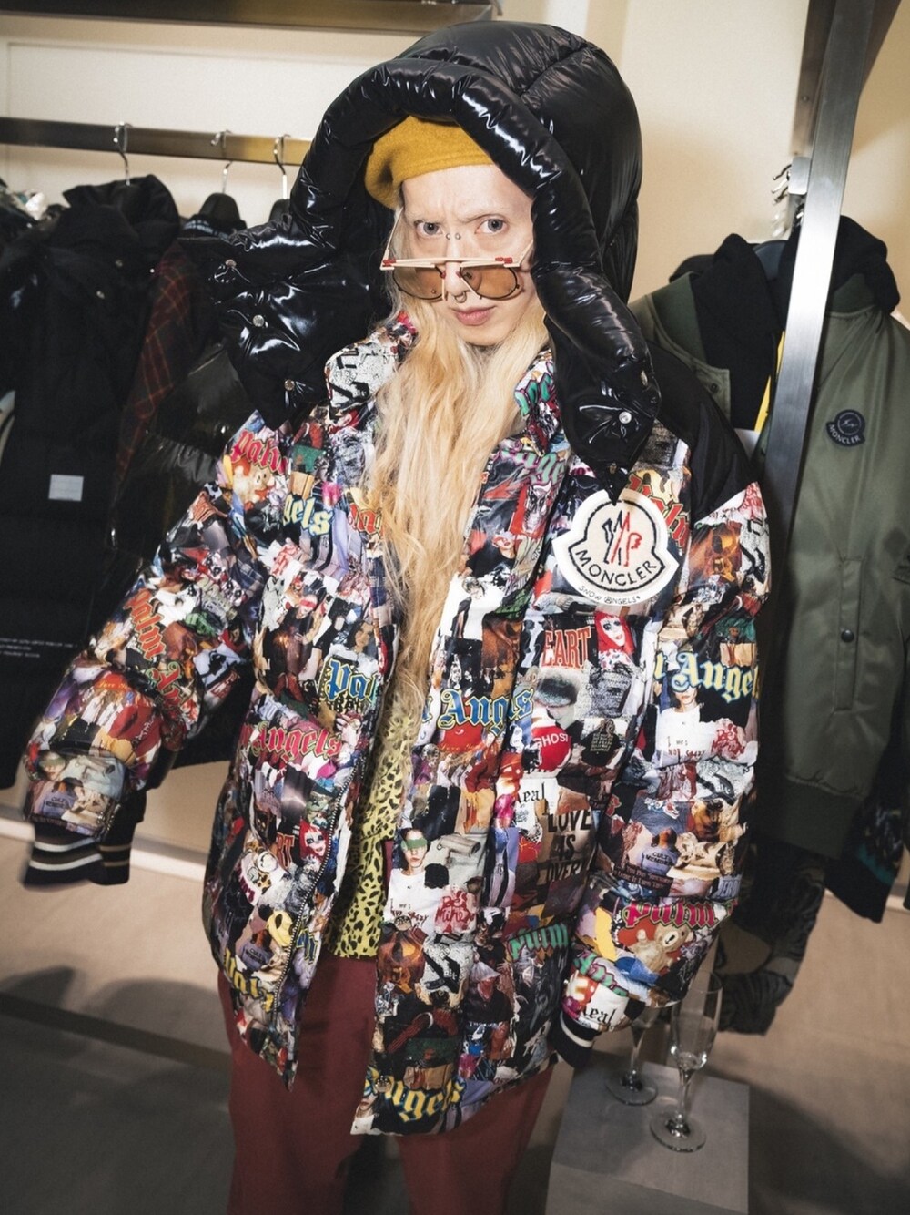 「MONCLER、ootd、街頭穿搭、休閒、冬コーデ、fashion、blogger、WEARBOOKエントリー、冬アウター」｜「MONCLERのアイテム（ダウンジャケット/コート、その他）」を使った、chuckle掐口さん（メンズ・172cm）の冬コーディネートの1枚目の写真