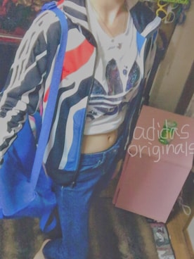 「アイテム（ジャージ）」を使った、renami🎀🌸💄💗さん（レディース・169cm・10代）の冬コーディネート
