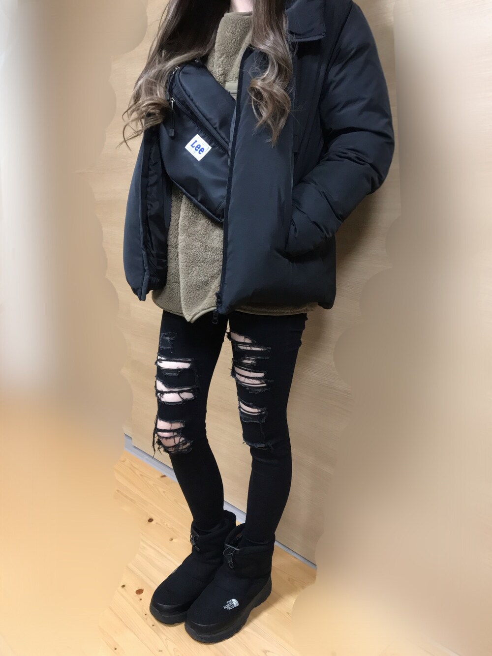 「冬」｜「American Eagleのアイテム（デニムパンツ、ブラック系）」を使った、as2k328さん（レディース・173cm）の冬コーディネートの1枚目の写真