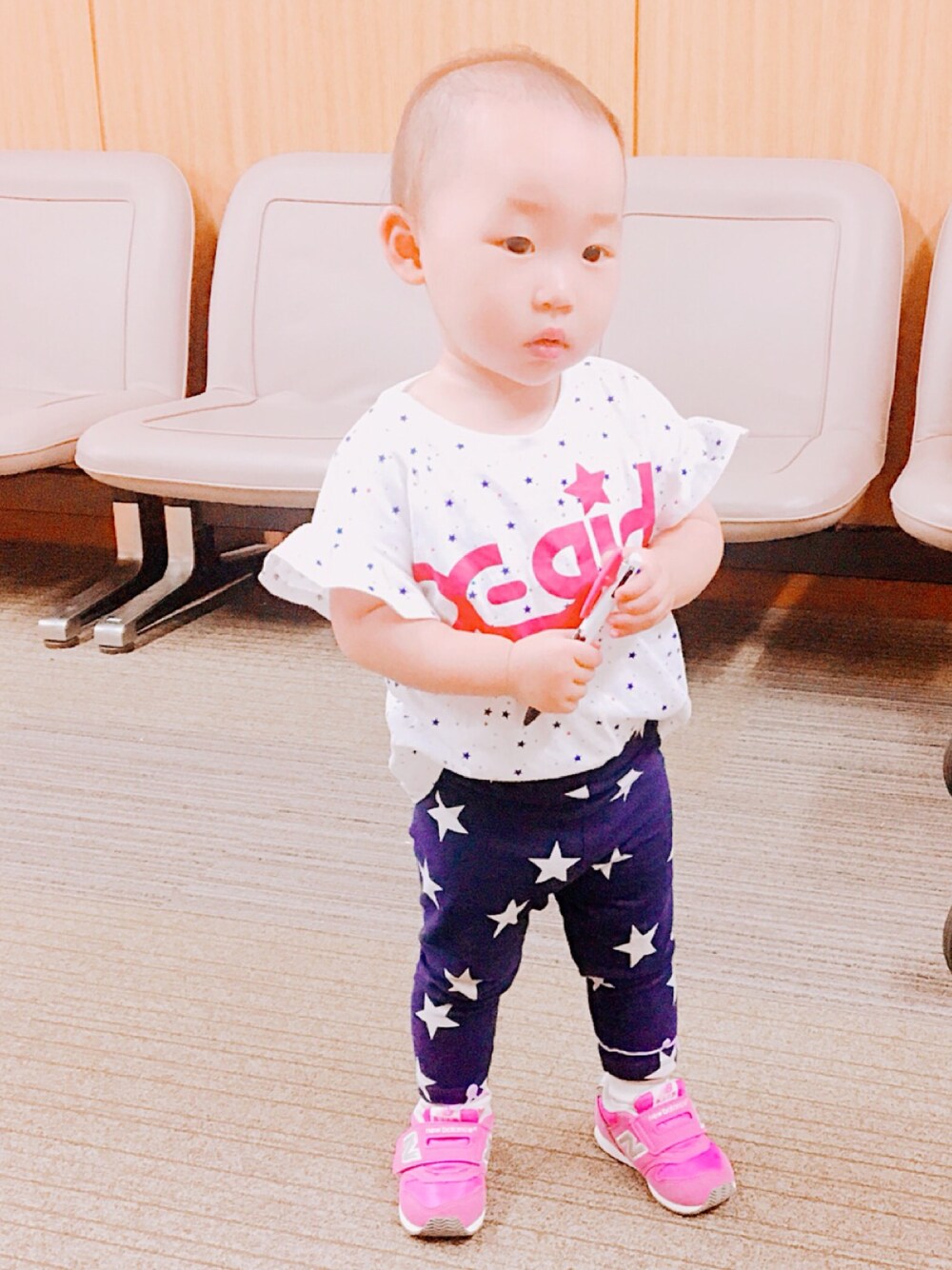 「カジュアルコーデ、赤ちゃん、赤ちゃんコーデ、ほし柄、星柄」｜「X-girl Stagesのスター×ドット袖フリル半袖Ｔシャツ（Tシャツ/カットソー、ホワイト系）」を使った、double_jun_yさん（キッズ・80cm）の夏コーディネートの1枚目の写真