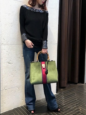 「アイテム（ハンドバッグ、グリーン系）」を使った、下西美希さん（レディース・165cm）の冬コーディネート