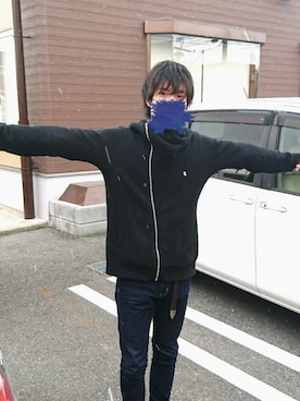 「LAD MUSICIAN（ラッドミュージシャン）のアイテム（パーカー、ブラック系）」を使った、shinさん（メンズ・175cm）の冬コーディネート