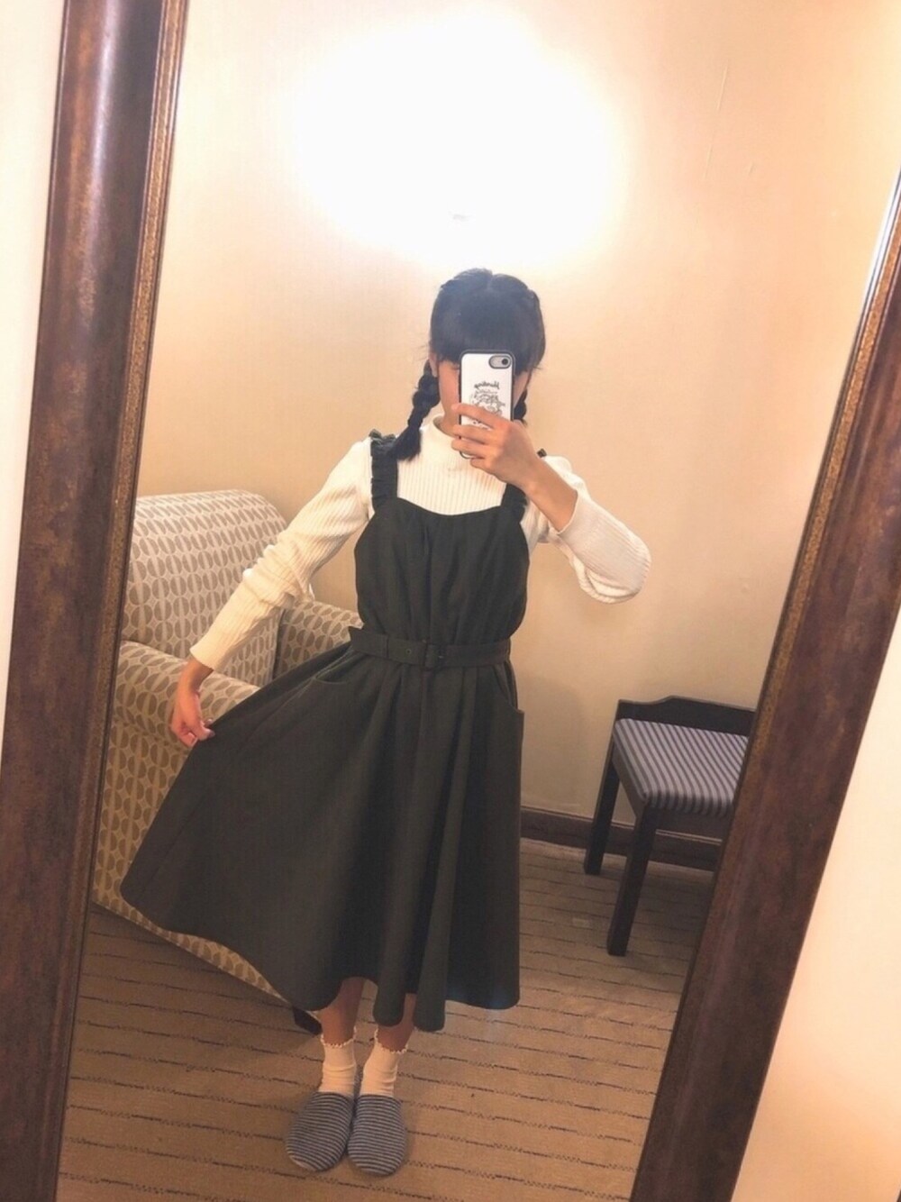 「低身長、ボストン、Fi.n.t、モスグリーン、白、リボン、ガーリー」｜「F i.n.tのアイテム（ニット/セーター、ホワイト系）」を使った、ひななんさん（レディース・151cm）の春コーディネートの1枚目の写真