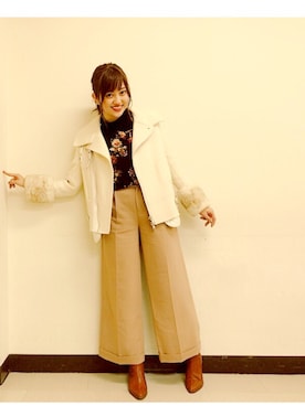 「ファーコート」｜「アイテム（キャミソール）」を使った、菊地亜美さん（レディース・164cm）の冬コーディネート