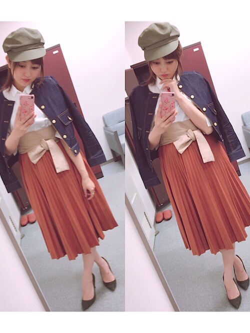 菊地亜美 is wearing Loungedress "デニムコンビブルゾン"