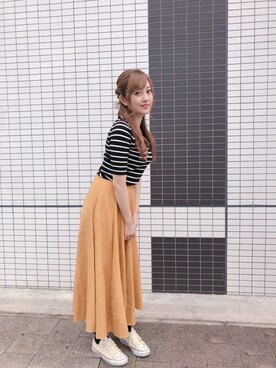 菊地亜美さんの「スエードフレアロングスカート/タフタスカート」を使ったコーディネート