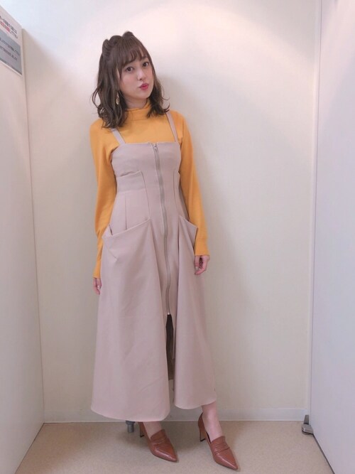 菊地亜美使用「AMAIL（Jumpsuit lady skirt）」的時尚穿搭