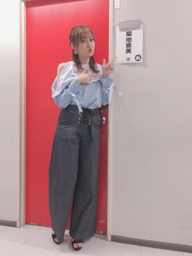 菊地亜美さんの「R&E Wストラップ美脚ヒールミュール」を使ったコーディネート