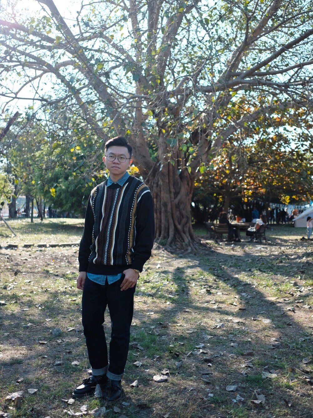 「駁二」｜「古著のアイテム（ニット/セーター、その他）」を使った、CHLeeさん（メンズ・165cm）の冬コーディネートの1枚目の写真