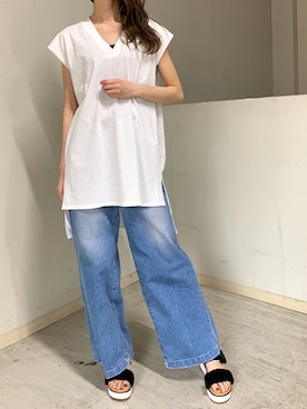「woadblue（ウォードブルー）のアイテム（パンツ）」を使った、4onさん（レディース・168cm）の春コーディネート