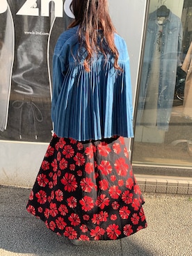 「プリーツ」｜「アイテム（デニムジャケット）」を使った、4onさん（レディース・168cm）の春コーディネート