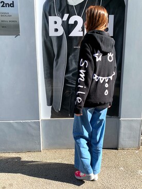 「woadblue（ウォードブルー）のアイテム（パンツ）」を使った、4onさん（レディース・168cm）の夏コーディネート