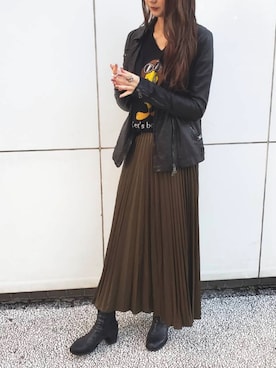 「ラフスタイル」｜「アイテム（ライダースジャケット）」を使った、4onさん（レディース・168cm）の秋コーディネート