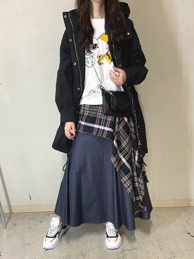 「TATRAS」｜「アイテム（モッズコート）」を使った、4onさん（レディース・168cm）の春コーディネート