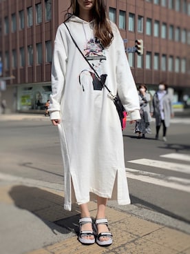 「B'2nd（ビーセカンド）のアイテム（ワンピース/ドレス）」を使った、4onさん（レディース・168cm）の春コーディネート
