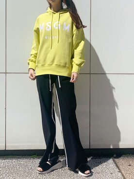 「MSGM（エムエスジーエム）のアイテム」を使った、4onさん（レディース・168cm）の春コーディネート