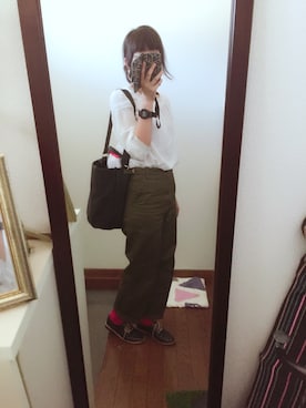 「カーキパンツ」｜さとこさんです。さん（レディース・165cm）の秋コーディネート
