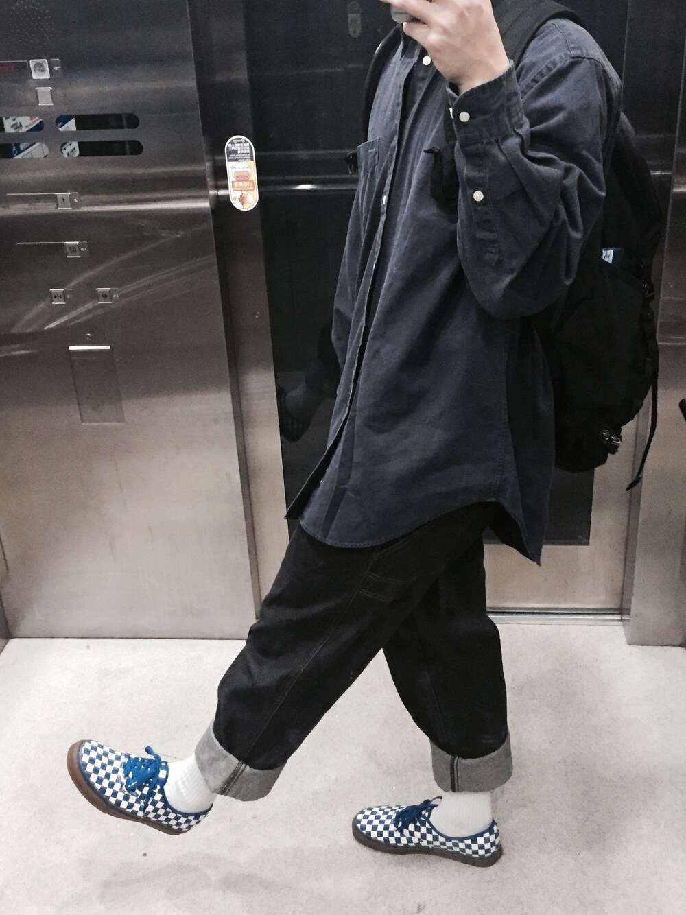 「ootd、outfit、denim、VANS、古着、古着MIX、spring、springstyle」｜「VINTAGEのアイテム（つなぎ/オールインワン、ブラック系）」を使った、POPOKAI⚡️さん（メンズ・175cm）の春コーディネートの1枚目の写真