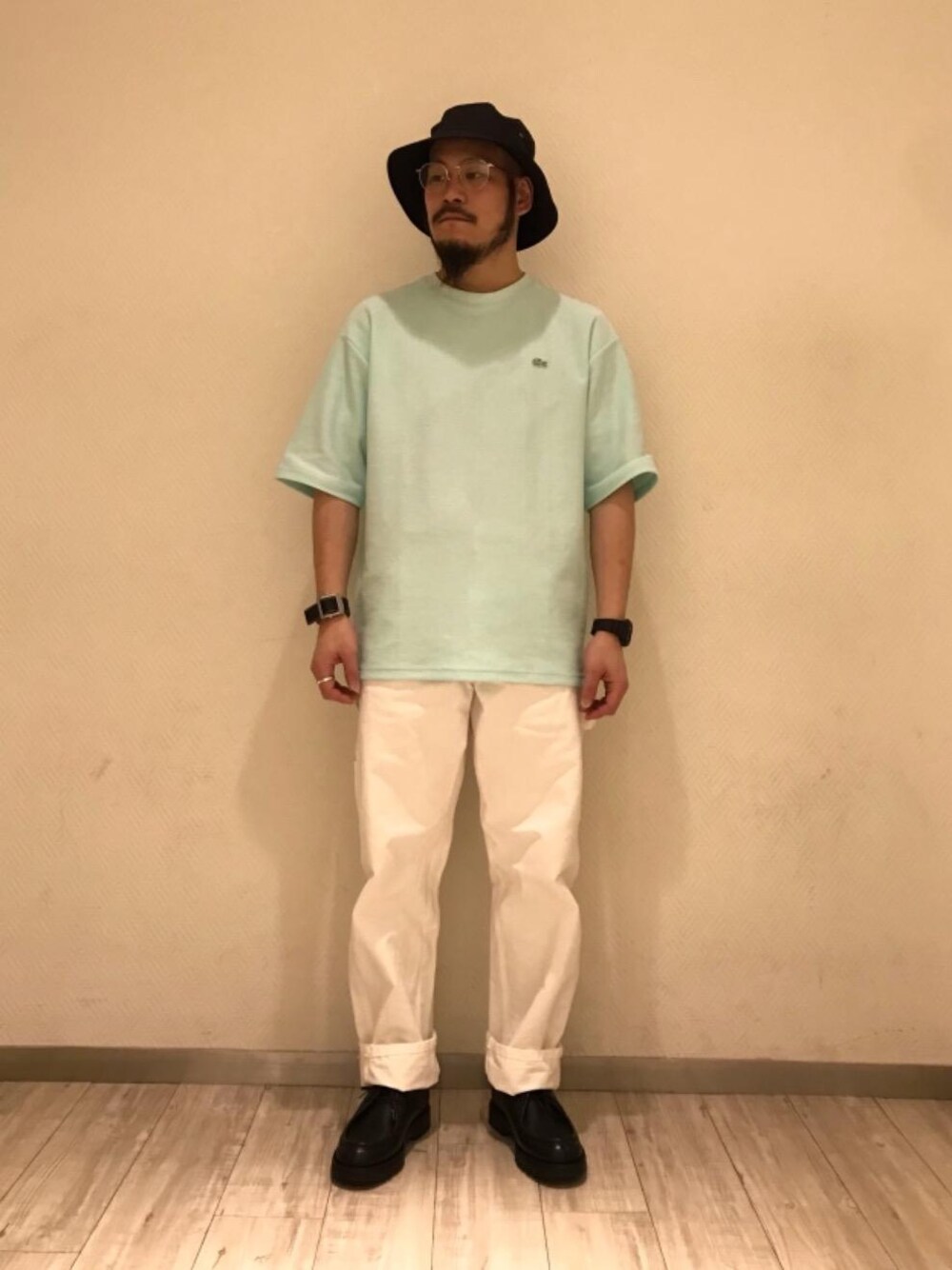 「Tシャツ/カットソー、EXCLUTIVE ITEM STYLE、T SHIRTS STYLE、アウトドア/アスレジャー」｜「KLEMANの＜KLEMAN＞ PADRE/シューズ（モカシン/デッキシューズ、ブラック系）」を使った、山本　一輝さん（メンズ・163cm）の春コーディネートの1枚目の写真