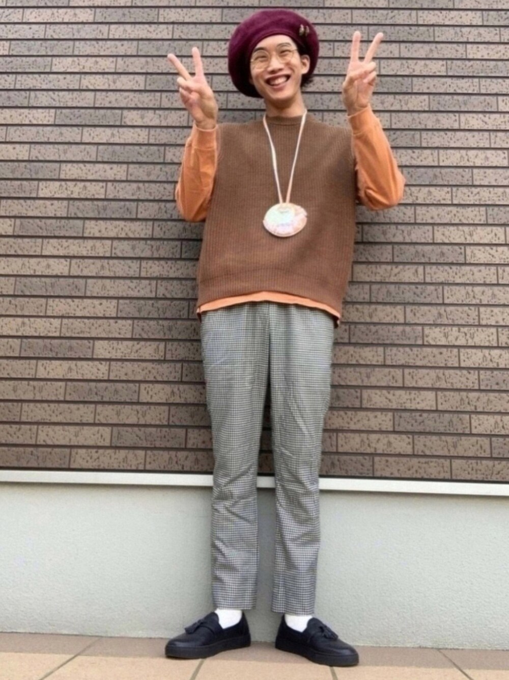 「ラブアンドピース2020、秋のコーデ、お洒落さんとつながりたい、メガネ男子、UNIQLO、ベレー帽、united arrows、nano・universe、IS-NESS、今日のコーデ」｜「is-nessのアイテム（サングラス、ゴールド系）」を使った、おしぼりくんさん（メンズ・178cm）の秋コーディネートの1枚目の写真