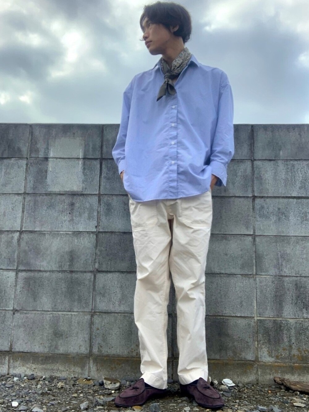 「プチプラコーデ、プチプラ、UNIQLO、united arrows、大人カジュアル、おしゃれさんと繋がりたい、オーバーサイズ、ストライプ、秋服準備はじめました、スカーフ」｜「UNIQLOのアイテム（ストール/ショール、グレー系）」を使った、おしぼりくんさん（メンズ・178cm）の秋コーディネートの1枚目の写真