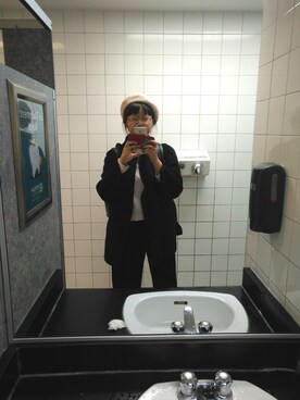 Xinyi Liさんのコーディネート