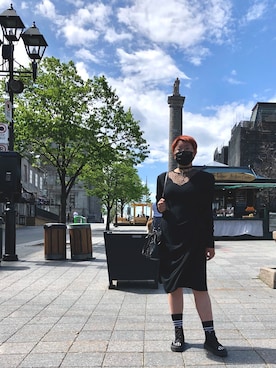 Xinyi Liさんのコーディネート