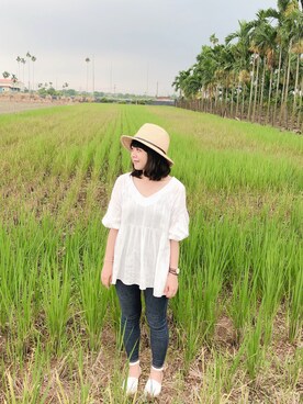 「chichi&whiskersのアイテム（サンダル、ホワイト系）」を使った、Irisさん（レディース）の夏コーディネート