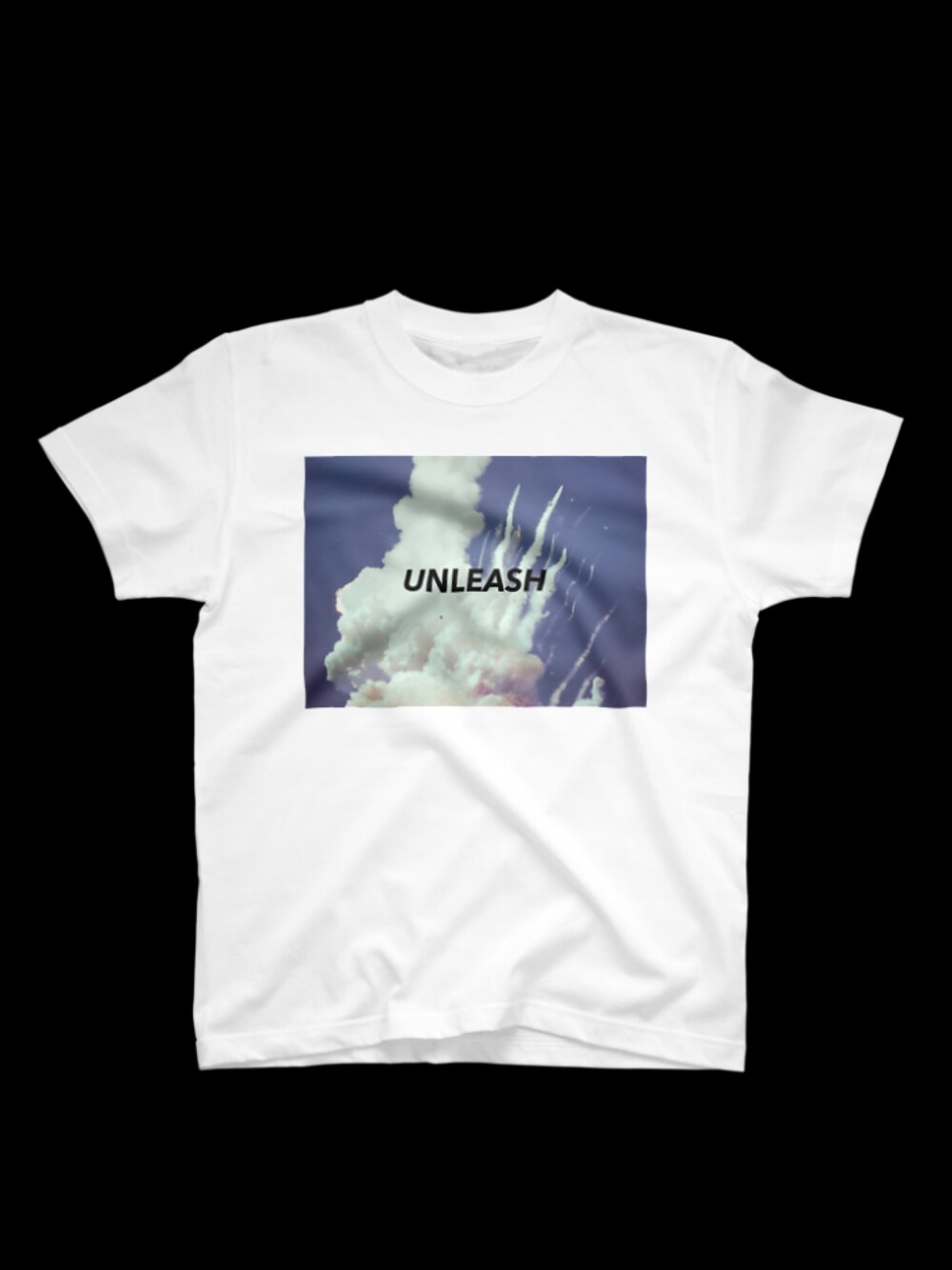 「夏、おしゃれさんと繋がりたい、白Tシャツ、古着、ootd、スニーカーコーデ、キャップ、デザインTシャツ、休日スタイル、Tシャツ」｜「suzuriのアイテム（Tシャツ/カットソー、ホワイト系）」を使った、ゆうさん（メンズ・176cm）の夏コーディネートの1枚目の写真