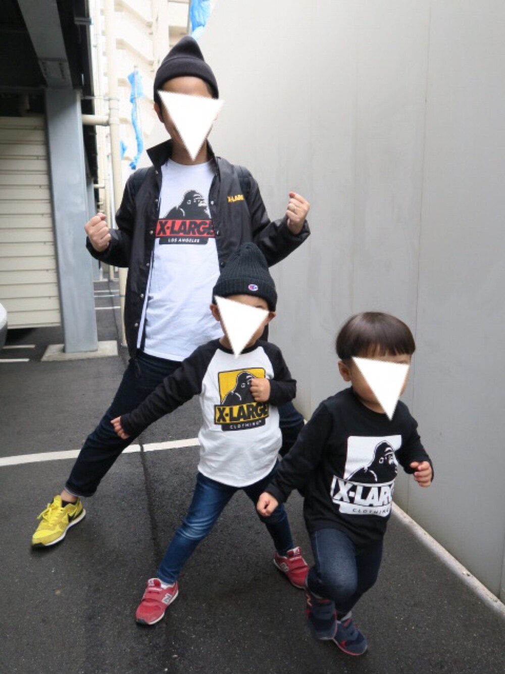 「XLARGEのOG PATCHED BEANIE（ニットキャップ/ビーニー、ブラック系）」を使った、TKHRさん（キッズ・100cm）の春コーディネートの1枚目の写真