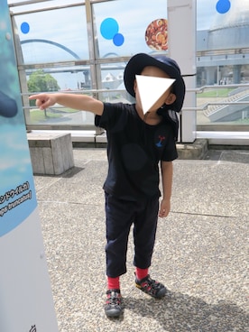 「5歳」｜「アイテム（チノパンツ）」を使った、TKHRさん（キッズ・110cm）の春コーディネート