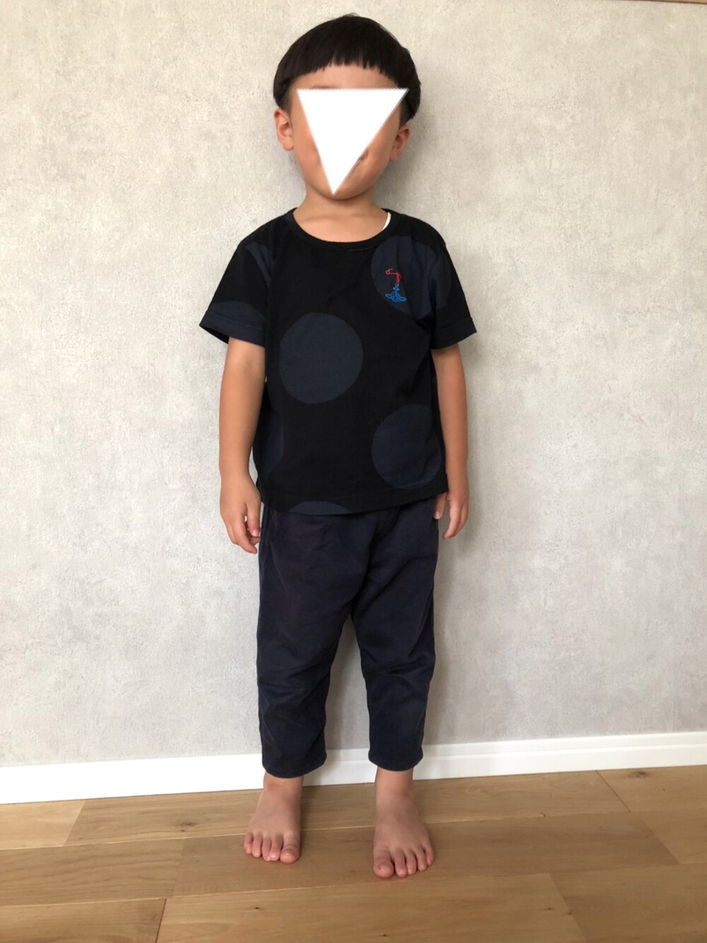 「おとこのこ、5歳、キッズファッション」｜「Vivienne Westwoodのアイテム（Tシャツ/カットソー、ブルー系）」を使った、TKHRさん（キッズ・110cm）の夏コーディネートの1枚目の写真