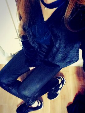 「FASHIONのアイテム（スニーカー、ブラック系）」を使った、SUさん（レディース・157cm）の冬コーディネート